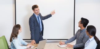 Thành lập công ty cổ phần là việc chuẩn bị giấy tờ, thông tin, biểu mẫu Luật doanh nghiệp quy định để đăng ký công ty cổ phần. Công ty cổ phần có tư cách pháp nhân kể từ ngày Phòng đăng ký kinh doanh cấp giấy chứng nhận đăng ký doanh nghiệp công ty cổ phần. Hôm nay, Luật Bravolaw tìm hiểu chi tiết trong bài viết dưới đây nhé.